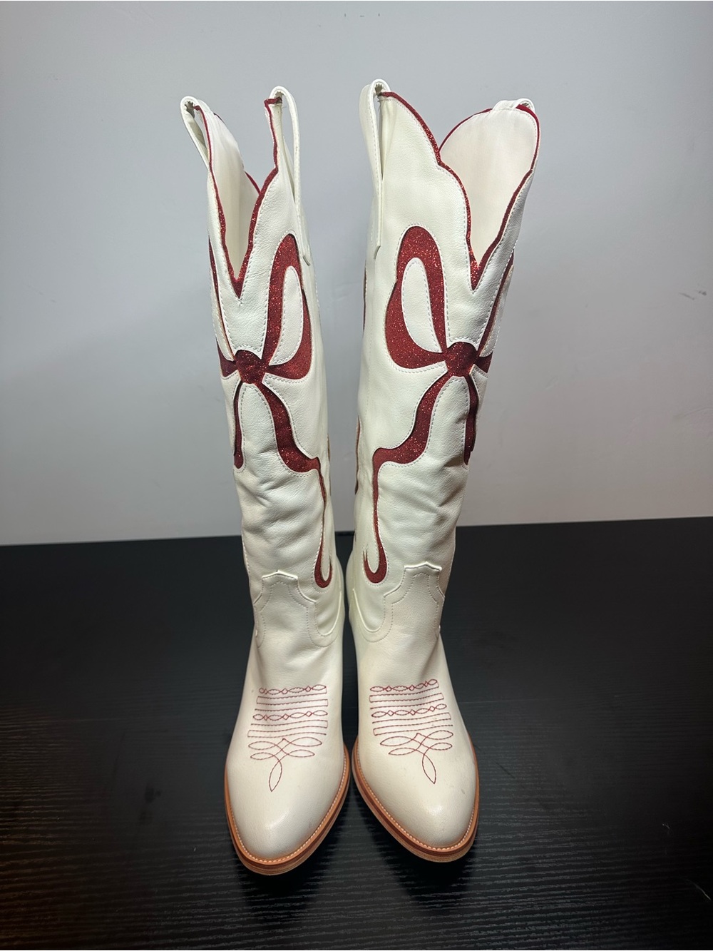 White Western Cowboy Boots Red Glitter Inlay Women’s Size 9 Festival Rodeo